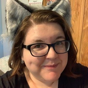 Meet your Posher, Caitlin